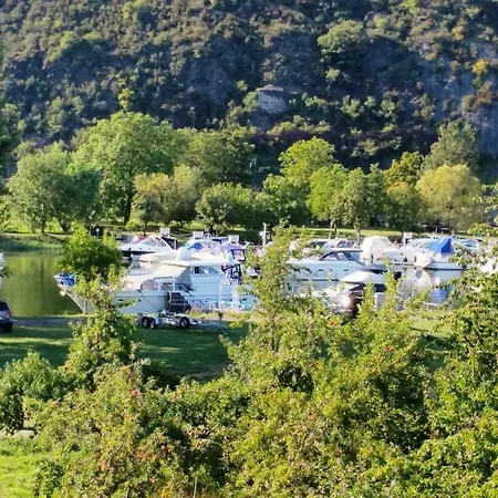 Апартаменты Haus-born-simon Трайс-Карден