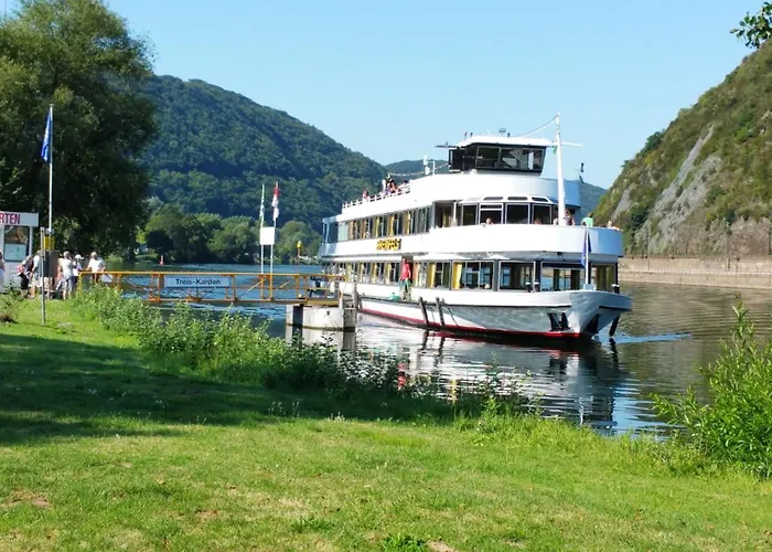 Haus-born-simon アパート トライス・カーデン